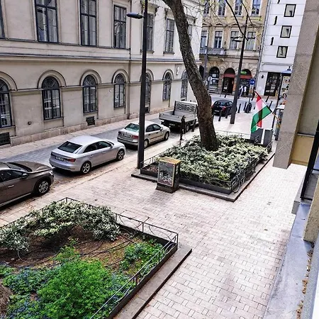 Karolyi Garden Great Jacuzzi+a/c Βουδαπέστη