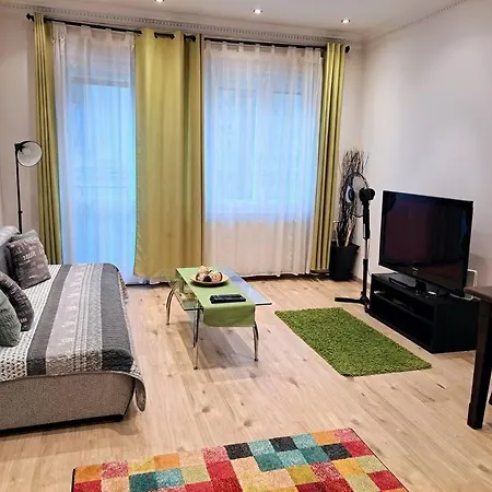 Διαμέρισμα Karolyi Garden Great Jacuzzi+a/c *